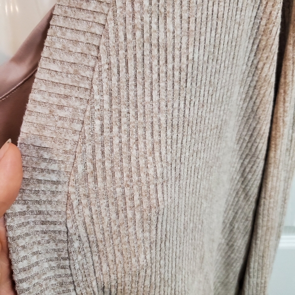 Beige cardigan - Picture 5 of 7